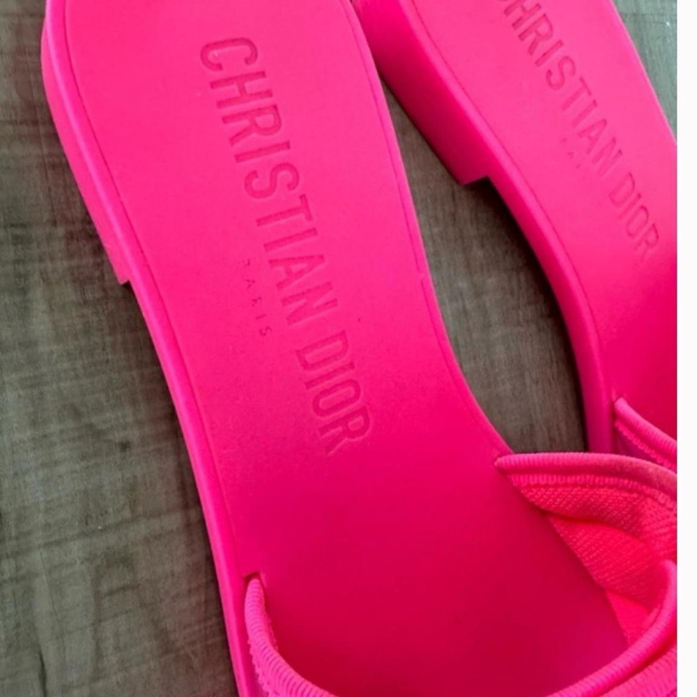 CHRISTIAN DIOR slides - Picture 5 of 5
